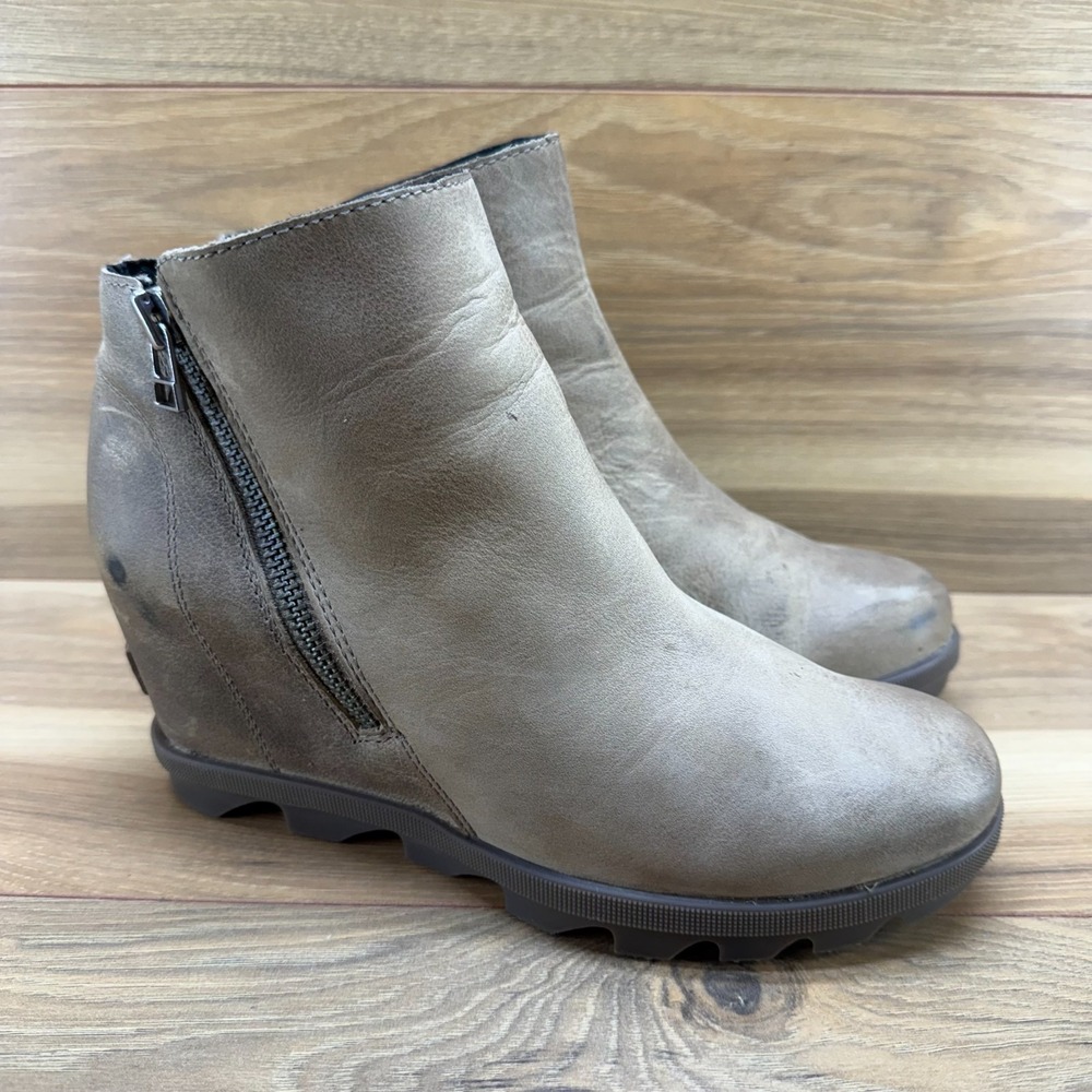 Sorel Womens Wedge Boots Size 8.5 Taupe Joan Of Arctic Waterproof Zipper